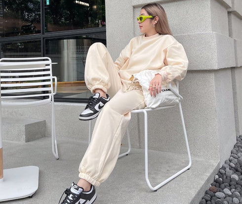 AMUSE Oversize Sweatshirt With Joggers Two Piece Set